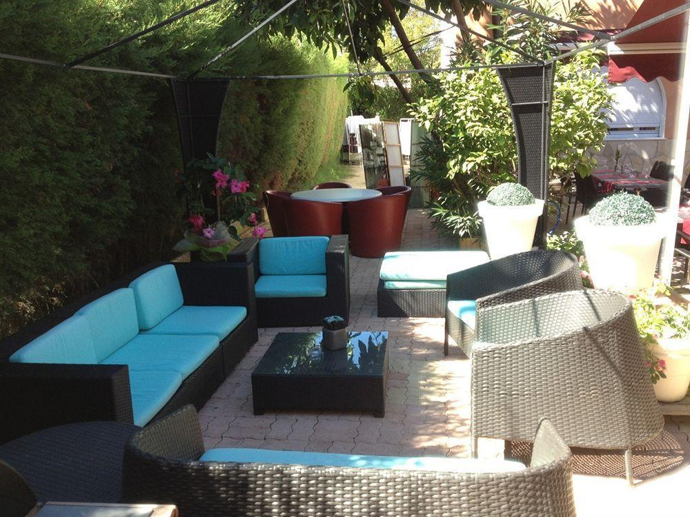 Hôtel Le Derby Cagnes-sur-Mer Exterior foto