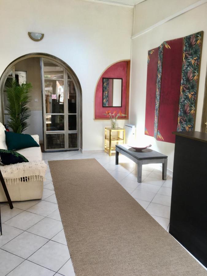 Hôtel Le Derby Cagnes-sur-Mer Exterior foto