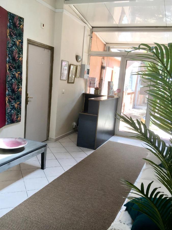 Hôtel Le Derby Cagnes-sur-Mer Exterior foto